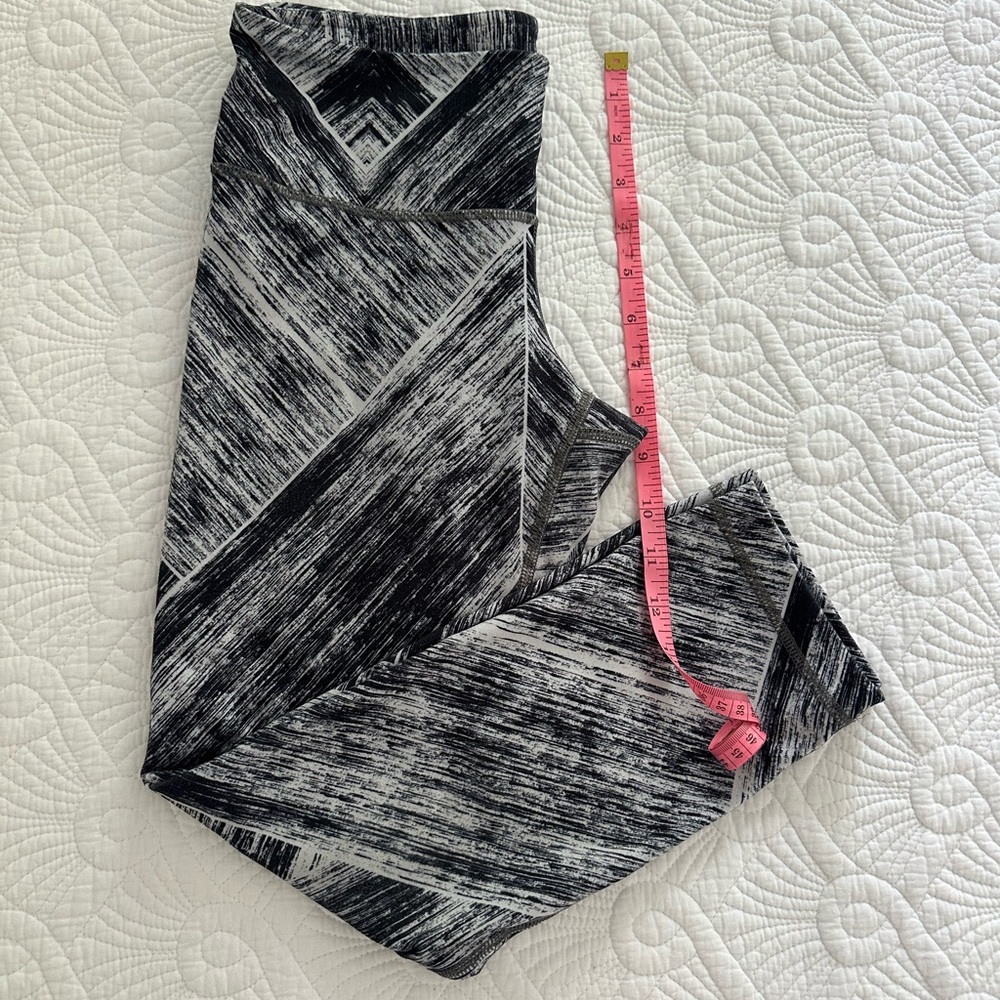 vintage Lululemon athletica Black and White Patterned Leggings